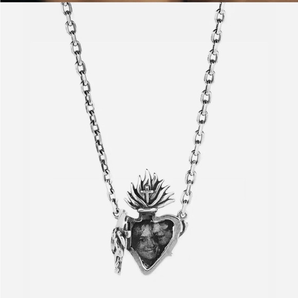 LOX AND CHAIN Sacred Heart locket Necklace - Silver - Picture 2 of 5